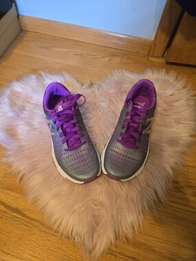 New Balance Women's Gray & Purple Running Sneakers